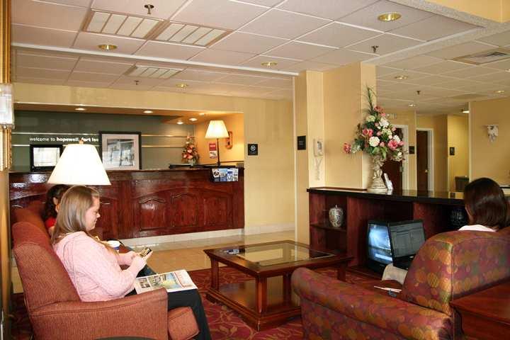 Hampton Inn Hopewell Fort Gregg-Adams מראה חיצוני תמונה